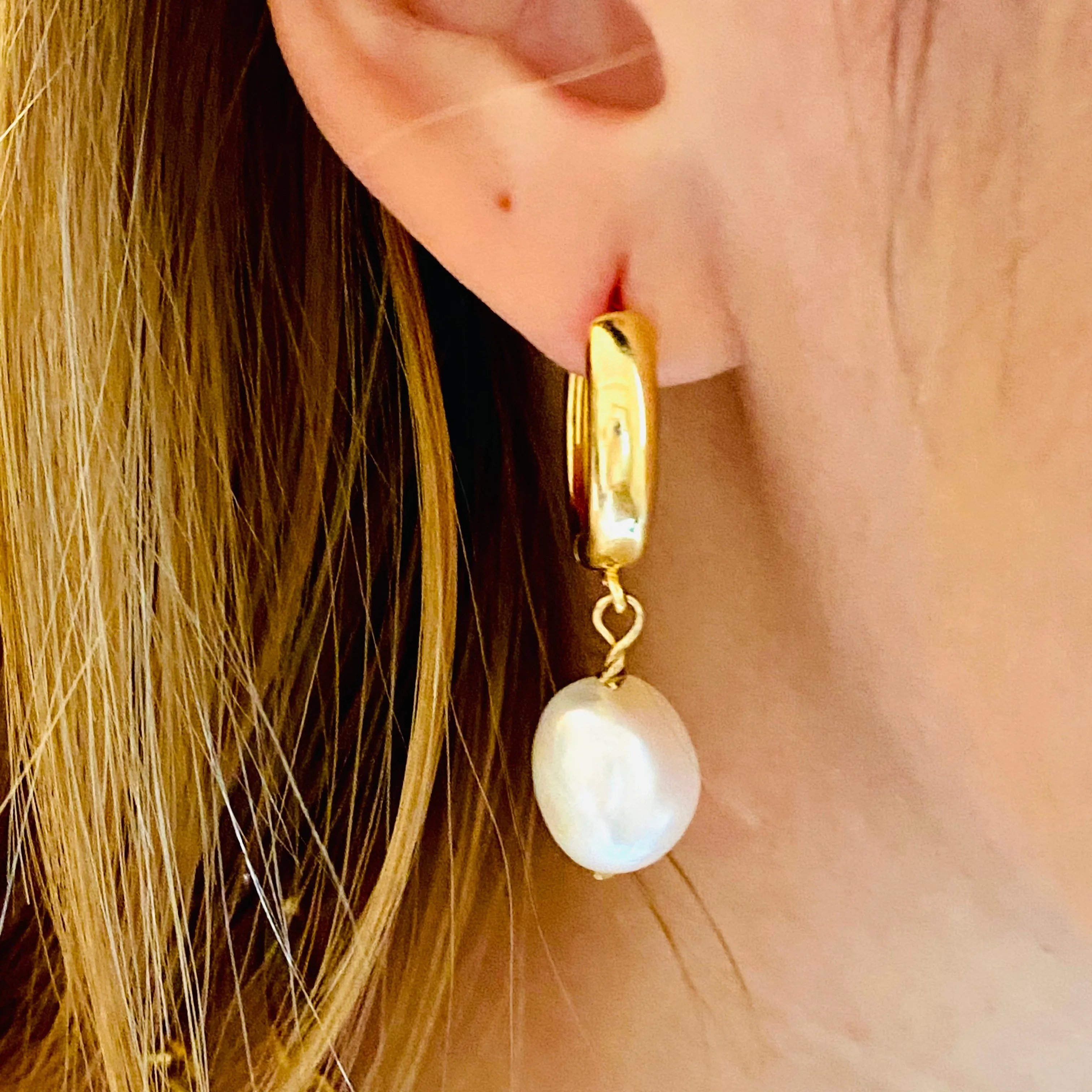 Kyra Pearl Earrings - Gold Filled