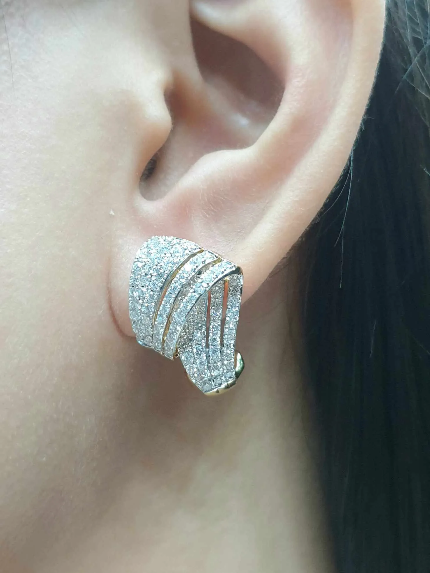 #LVNA2024 | Golden Cocktail Elegant Diamond Earrings 18kt