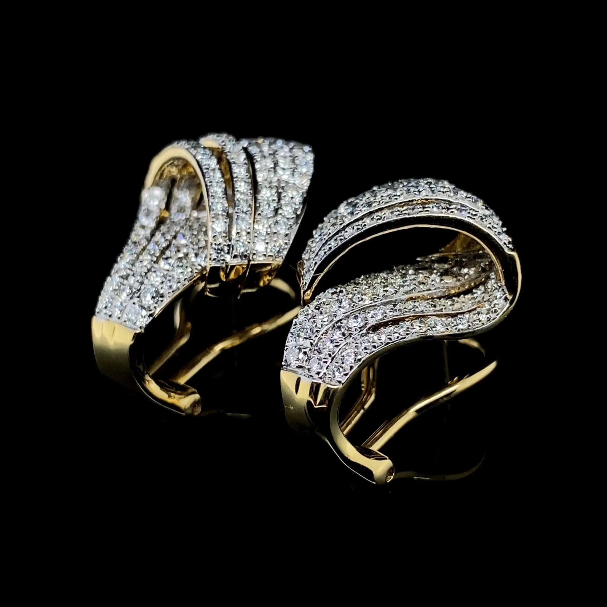 #LVNA2024 | Golden Cocktail Elegant Diamond Earrings 18kt