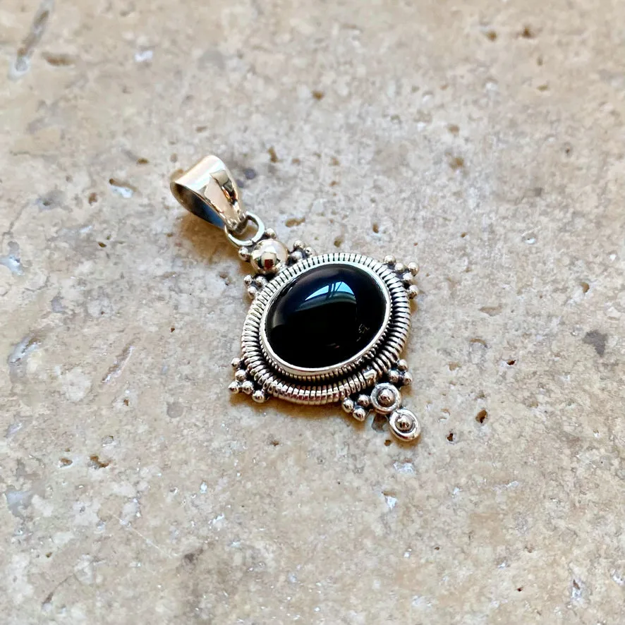 Onyx Pendant - Ajuna