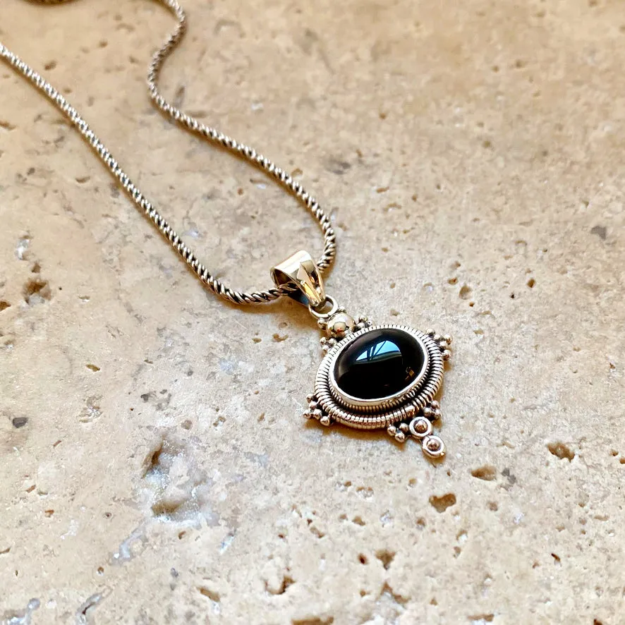 Onyx Pendant - Ajuna