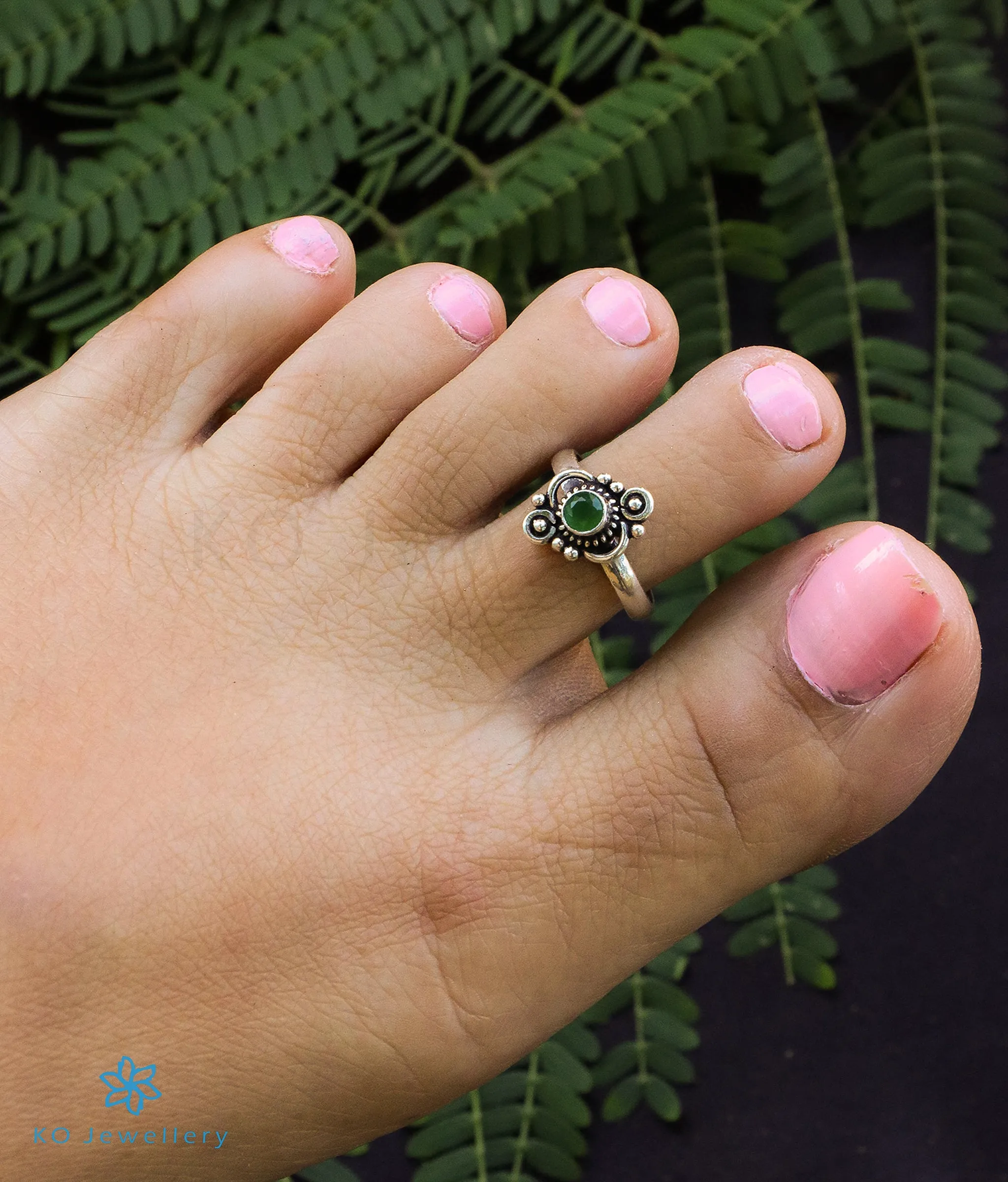 The Vama Silver Toe-Rings (Green)